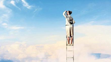 Spitzenjob in Sicht? Nicht immer ist es sinnvoll und möglich, die Karriereleiter schnurgerade nach oben zu marschieren. Auf eine konkrete Position hinzuarbeiten, wird Experten zufolge immer schwieriger. Foto: fotolia