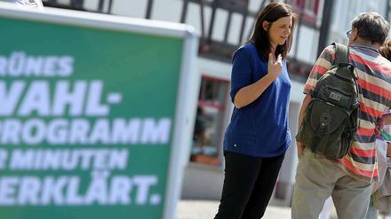 Direkte Ansprache. Die Grüne Spitzenkandidatin Katrin Göring-Eckhardt beim Wahlkampf.