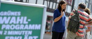 Direkte Ansprache. Die Grüne Spitzenkandidatin Katrin Göring-Eckhardt beim Wahlkampf.