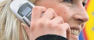 Hilfe, es klingelt! Das Gespräch sollten Jugendliche vorher üben. Foto: picture-alliance/dpa