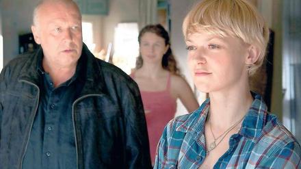 Vater-Tochter-Drama: Karl (Thomas Thieme) und Sophie (Lisa Wagner, rechts).
