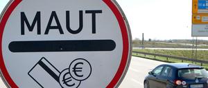Die Grünen wollen nicht nur, dass auf Autobahnen gezahlt werden soll, sondern auf allen Straßen.