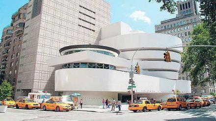 Ein Modell für Berlin? Das New Yorker Guggenheim Museum, nach einem 1943 skizzierten Entwurf von Frank Lloyd Wright 1959 eröffnet – daneben links der 1992 fertig gestellte, schmucklose Anbau. 