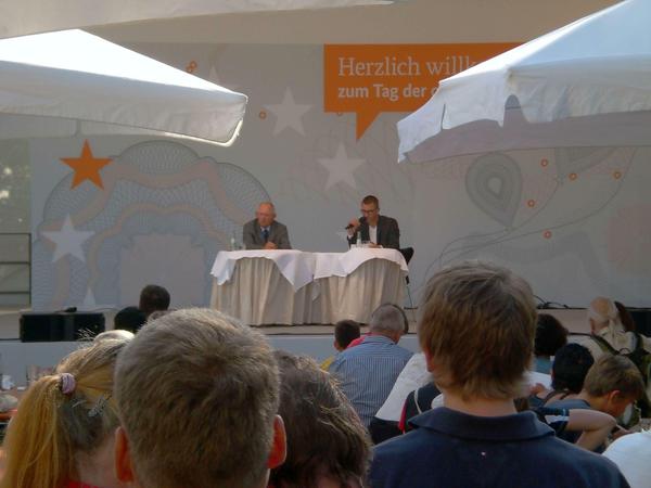 Auch dem Bundesinnenminister Wolfgang Schäuble lauschte unser Autor.