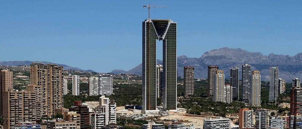 "In Tempo"-Wolkenkratzer in Benidorm: Fast fertig, aber doch unfertig.