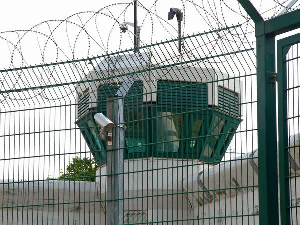 Die Anstalt in Berlin-Plötzensee. Die Türme sind unbewacht, die meisten Häftlinge bleiben allenfalls zwei Jahre hier.
