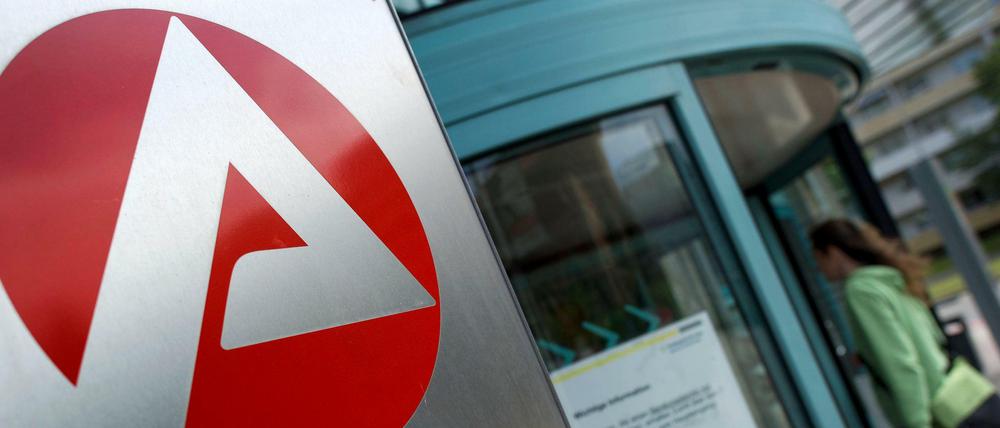 Mehr Kundschaft. Traditionell nimmt die Zahl der Arbeitslosen in der Sommerpause zu.