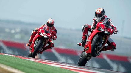 Mit unglaublicher Performance und technologischer Spitzenleistung will die neue 1199 Panigale R den Asphalt zum Glühen bringen.