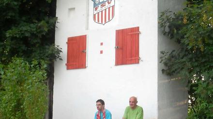 Warten auf den großen Fußball. Ob er noch mal in Zwickau vorbei kommt? 