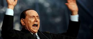 Das Urteil gegen Silvio Berlusconi spaltet Italien – und noch mehr die Politiker, die nun über Konsequenzen diskutieren müssen. Der italienischen Regierung droht nun das Aus. Berlusconi macht seinem Ärger dagegen in einer Fernsehansprache Luft.