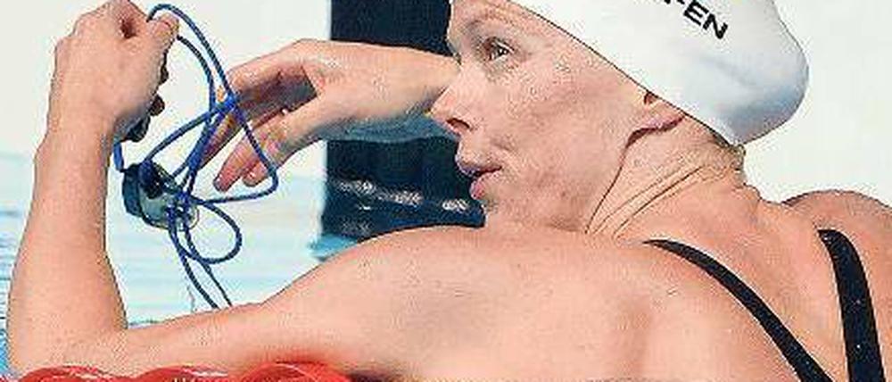 Wie lange noch jagt sie einer guten Zeit hinterher? Es ist möglich, dass Britta Steffen kommendes Jahr ihre Karriere beendet. Foto: dpa