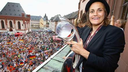 Nadine Angerer beim Empfang auf dem Frankfurter Römer.