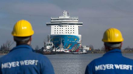 Mehr als 2500 Beschäftigte bauen auf der Meyer Werft Kreuzfahrtschiffe wie die "Norwegian Breakaway". 