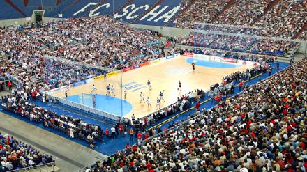 12. September 2004. In der Schalker hatte der THW Kiel den TBV Lemgo vor 30 925 Zuschauern mit 31:26 besiegt.