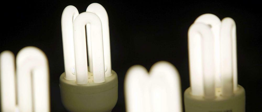 Energiesparlampen halten bei einer täglichen Brenndauer von drei Stunden insgesamt neun Jahre.