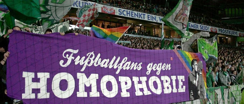 Wenn sich einige Fans positionieren, dann heißt das noch lange nicht, dass sich die ganze Fußballszene ernsthaft positioniert. 