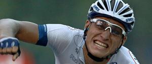 Jubel, die Vierte. Marcel Kittel holt sich auf dem Pariser Champs Elysees seinen vierten Etappensieg bei der 100. Tour de France.