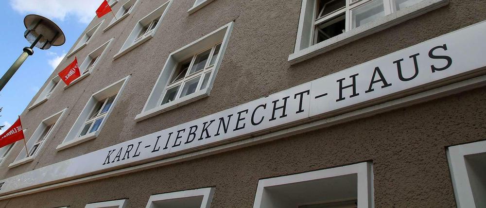 Die Linken-Parteizentrale am Berliner Rosa-Luxemburg-Platz. Hier hat auch die Linksjugend Solid ihren Sitz.