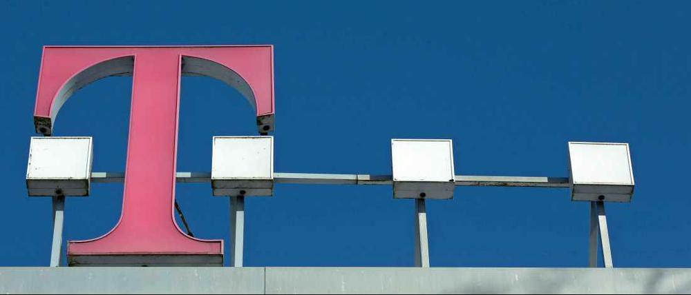  In mehreren Ländern fanden Razzien bei Telekomfirmen durch die EU-Kommission statt, darunter auch die Deutsche Telekom. Die Vorwürfe werden von der Telekom zurückgewiesen. 