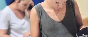 Für jeden etwas. Wer drinnen und draußen spielen will, greift zu Smartphone und Tablet. Mittlerweile gibt es eine große Auswahl an mobilen Spielen.Foto: dpa