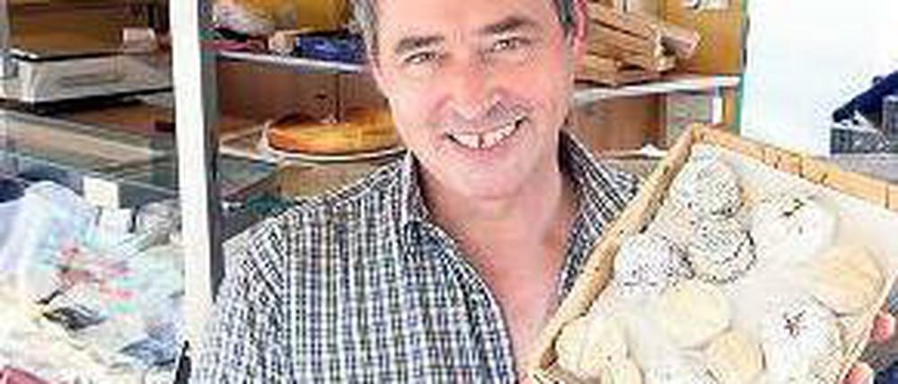 Natürlich bio. Hans-Peter Dill und seine Laibchen aus Brandenburg. Foto: Georg Moritz