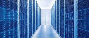 Zur Internetwirtschaft zählen unter anderem Soziale Netzwerke, Videoportale und Cloud-Dienste. Unser Bild zeigt einen Serverraum von Strato. 