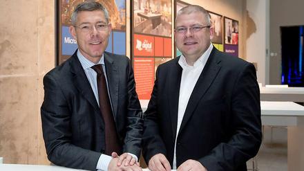 Investieren in Berlin. Microsoft-Deutschland-Chef Christian Illek (l.) und Henrik Tesch, Niederlassungsleiter für Microsoft Berlin, planen die Eröffnung des Centers im September.