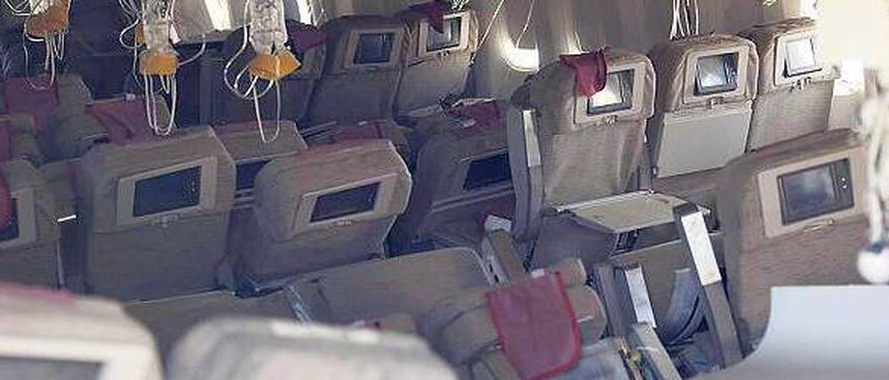 n der Enge der Kabine. Dieses Foto, das von der US-Transportsicherheitsbehörde NTSB freigegeben wurde, zeigt den nicht ausgebrannten Teil der Kabine. 