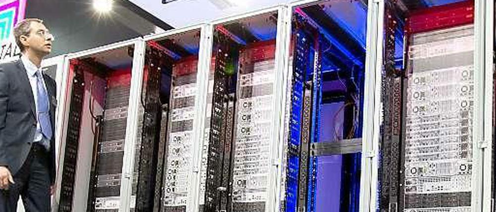 Cloud im Regal: In diesen Serverschränken werden die Daten der Welt gelagert.