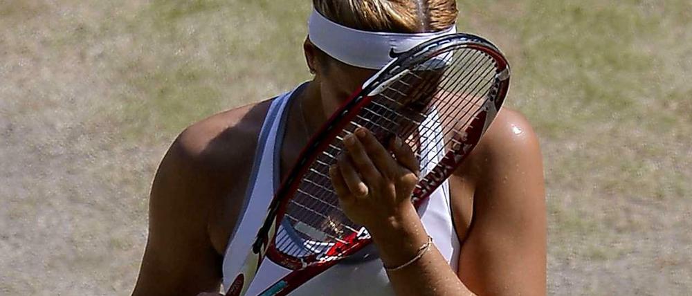 Am Ende fehlte die Frische: Sabine Lisicki kann ihren Einbruch im Finale von Wimbedon selbst nicht fassen.