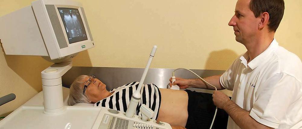 Die Studienteilnehmer sollen gründlich untersucht und über die Resultate informiert werden - sofern sie das wünschen. Es gibt auch ein Recht auf Nichtwissen. 