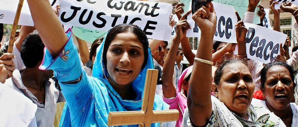 Christen gehen in Pakistan auf die Straße, um Anerkennung zu finden. Gerade sie würden besonders häufig verfolgt, beklagen die Kirchen.
