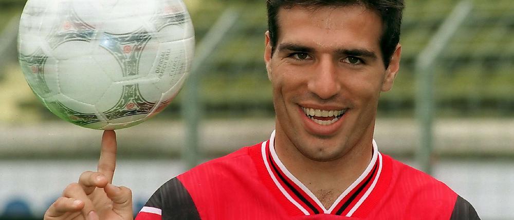 Paulo Rink, 40, war einst Stürmer in Leverkusen, Nürnberg und Cottbus. Der eingebürgerte Brasilianer lief 13 Mal für Deutschland auf. Seit 2012 ist Rink Stadtrat in seiner Heimat Curitiba.