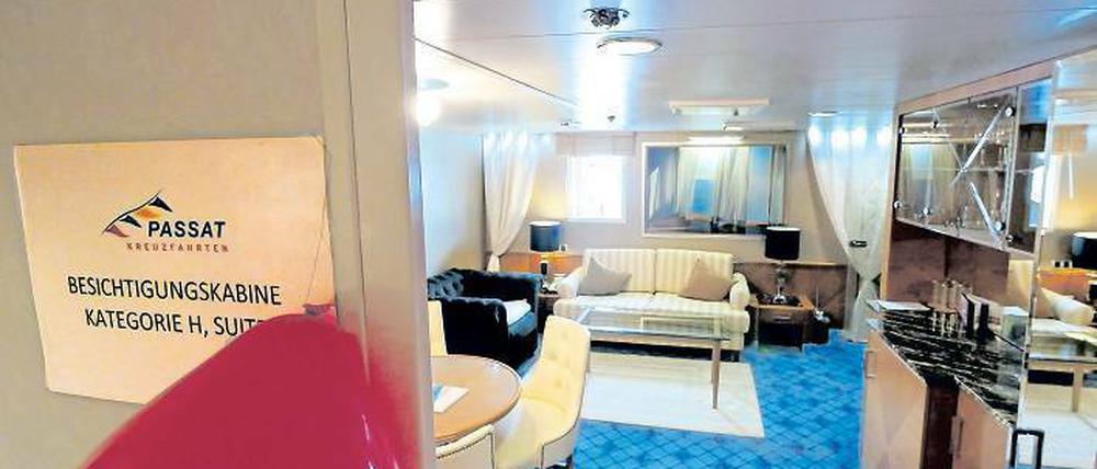 Erst schauen, dann (vielleicht) buchen. Die Kabinen eines Schiffs wollen die Sehfahrer natürlich genau inspizieren.