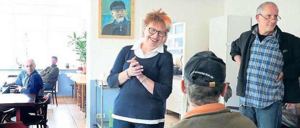 Gerlinde König bei ihrem Praktikum in der Kreuzberger Nostitzstraße.