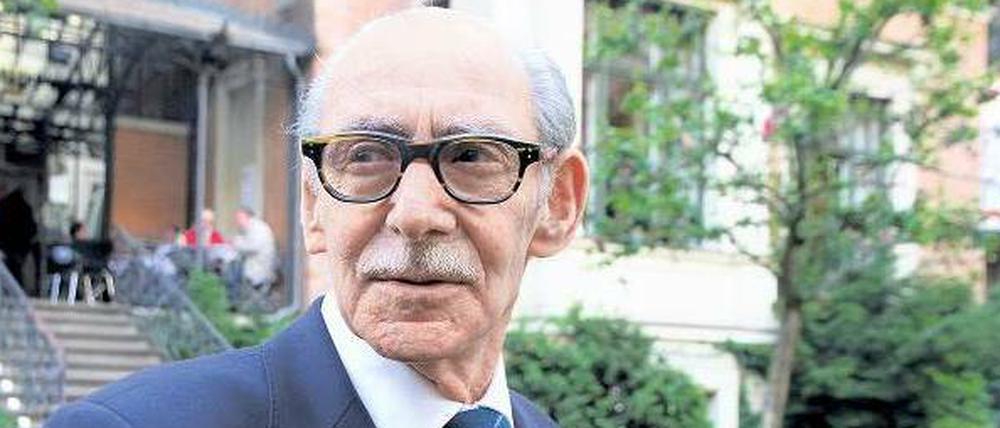 Ästhet. Efraim Habermann sitzt abends gerne im Café des Literaturhauses in der Fasanenstraße.