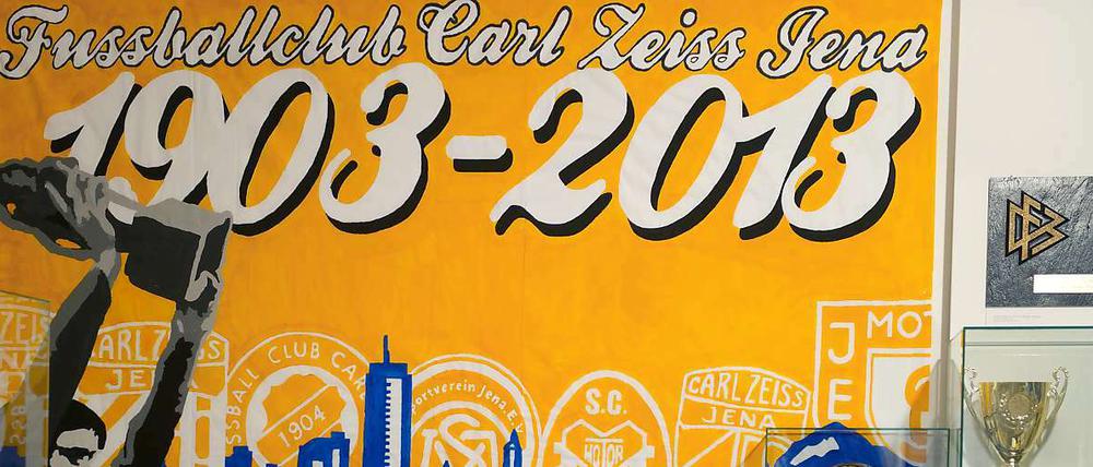 Carl-Zeiss Jena erinnert in einer Ausstellung an seine 110 Jahre alte Geschichte. Das Europapokalspiel gegen den AS Rom zählt zu den Höhepunkten des Vereins. 
