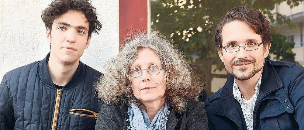 Ist das vertretbar? Micah Brashear, Kerstin Schmidt und Christoph Wälz (von links) fordern mehr Rechte für PKB-Lehrer.