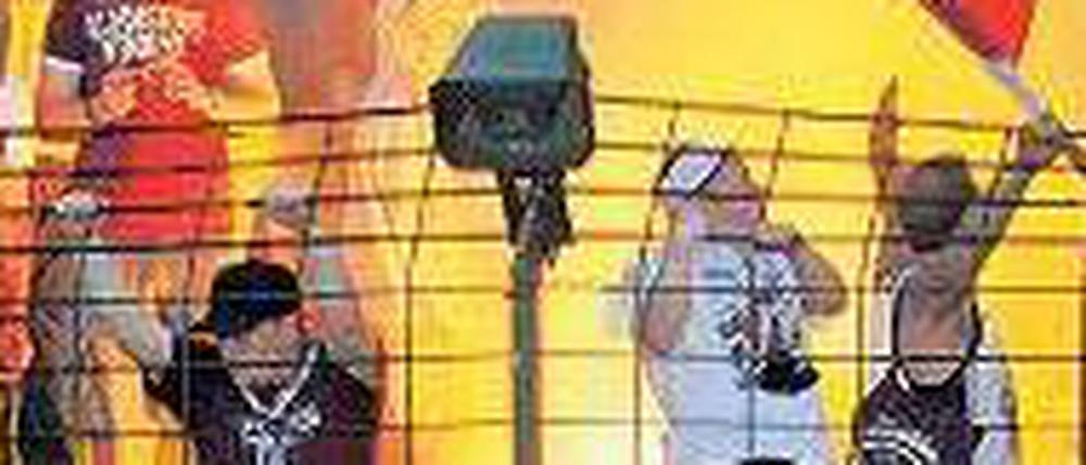 Alarmstufe Weinrot. Der BFC Dynamo sieht Fortschritte bei den eigenen Fans.