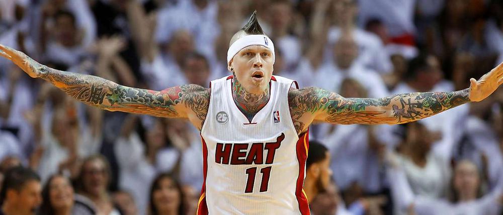Chris Andersen. Nicht nur bekannt für seine zahlreichen Tattoos und seinen Irokesenschnitt.