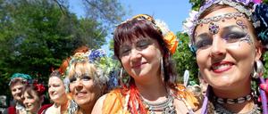 Berlin ist international. Beim Karneval der Kulturen wird das ordentlich gefeiert.