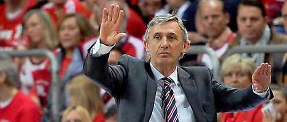 Svetislav Pesic, 63, hat als Trainer im Basketball alles gewonnen, was es außerhalb der NBA zu gewinnen gibt: Weltmeister mit Jugoslawien, Europameister mit Jugoslawien und Deutschland, Euroleague-Sieger mit dem FC Barcelona. Seine erfolgreichste Zeit in Deutschland erlebte er bei Alba Berlin, wo er den Korac-Cup gewann sowie viermal Meister wurde. Seit Dezember 2012 trainiert er die Basketballer des FC Bayern München, mit denen er heute im entscheidenden fünften Play-off-Halbfinale (20.30 Uhr, Sport 1 live) in Bamberg spielt.
