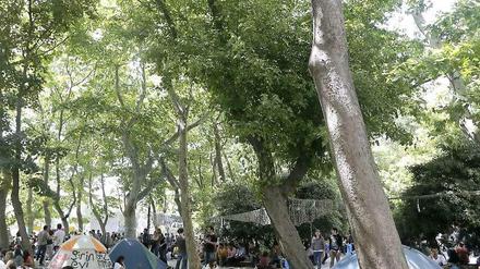 Sieht aus wie ein esoterisches Sommercamp, könnte dem Ministerpräsidenten aber gefährlich werden: Die Proteste im türkischen Gezi-Park.