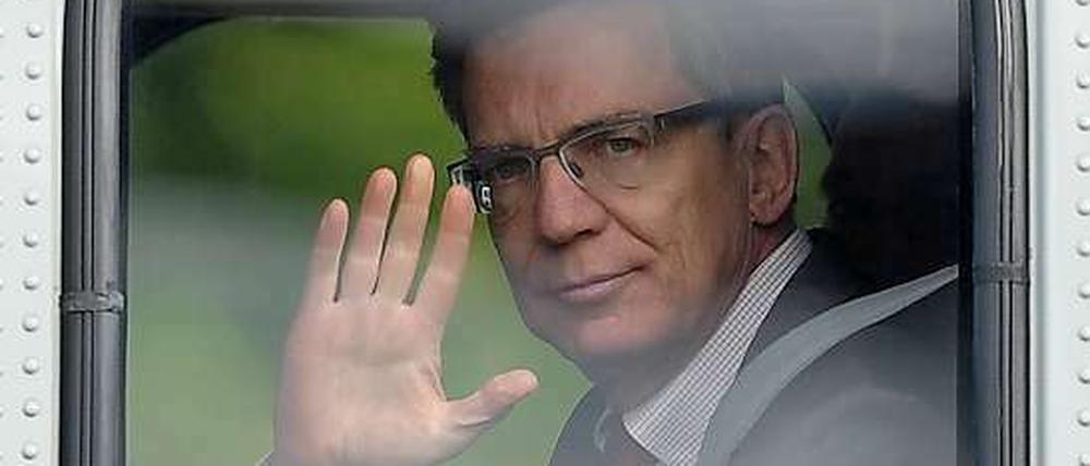 Die SPD macht dem Verteidigungsminister de Maizière Druck: Er soll bereits bei einem Redaktionsbesuch beim "Donau-Kurier" ein Scheitern des Euro-Hawk-Projektes für wahrscheinlich erklärt haben.