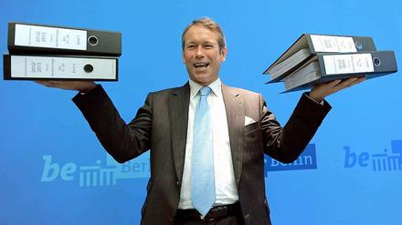 Muss doch zu stemmen sein - Finanzsenator Ulrich Nußbaum will die fehlende Milliarde im Haushalt durch Einsparungen und höhere Einnahmen wieder hereinholen.
