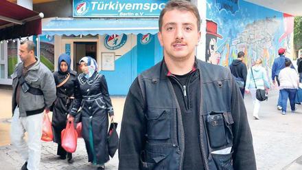 In Sorge vereint. Für viele Türken oder türkischstämmige Berliner gibt es derzeit nur ein Thema. Auch Musab Gün diskutiert bereits seit Tagen mit Freunden und Bekannten über die Politik Erdogans und die Entwicklung in der Türkei.
