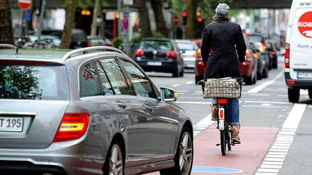 Google Maps soll über das Handy-Betriebssystem Android künftig auch Radfahrer den Weg weisen.