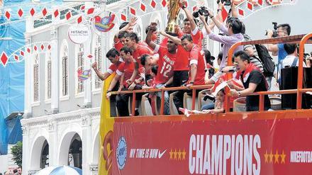 Singapur wie es singt und lacht. Die Nationalmannschaft bejubelt nur kleinere Titel wie den Suzuki-Cup im Dezember. Seit Kurzem ist der deutsche Bernd Stange Nationaltrainer. 