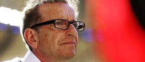 Abgestiegen, entlassen. Norbert Meier.