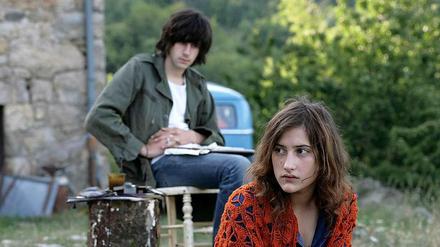Gilles (Clément Métayer) und seine Freundin Christine (Lola Créton) 